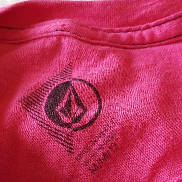Bright pink Volcom tee - Picture 3 of 3